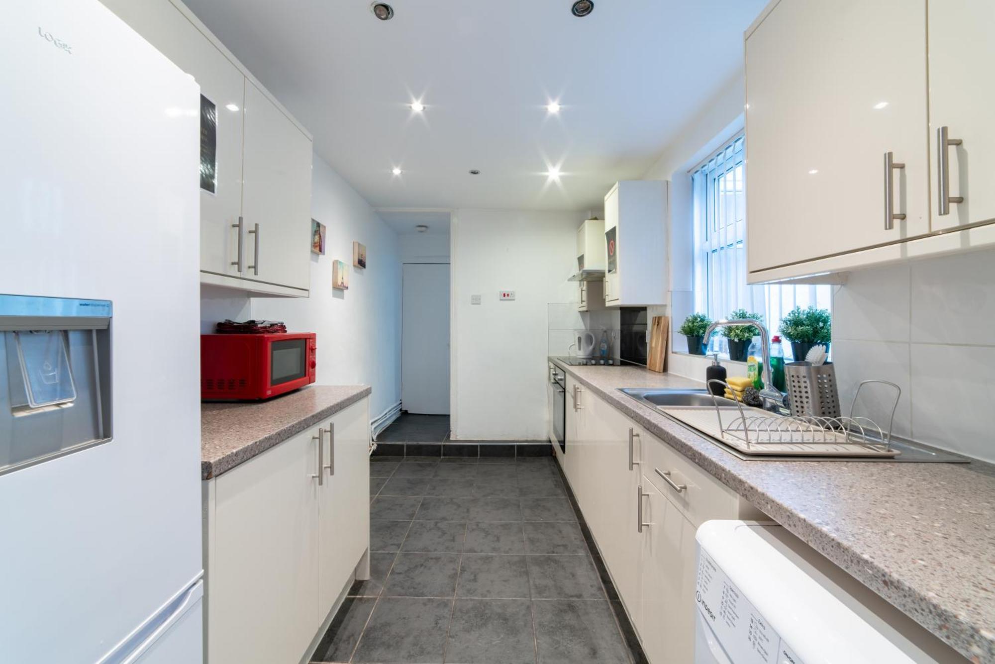 Cozy Rooms In Shared Accommodation Near Anfield Stadium With Parking And Wifi 리버풀 외부 사진