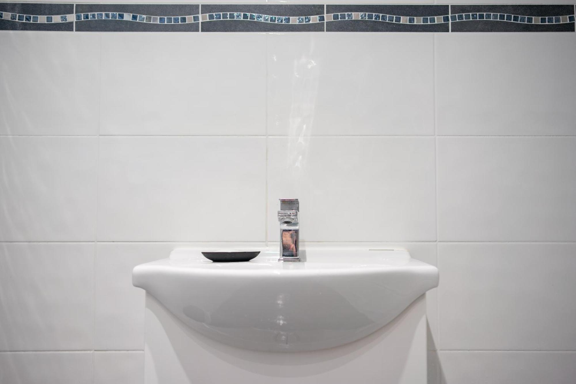 Cozy Rooms In Shared Accommodation Near Anfield Stadium With Parking And Wifi 리버풀 외부 사진
